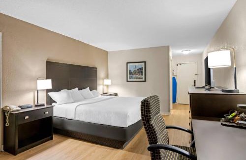 Grayling Hotel | Quality Inn & Suites