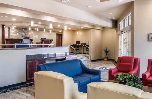 Houghton Hotel | Quality Inn & Suites Houghton