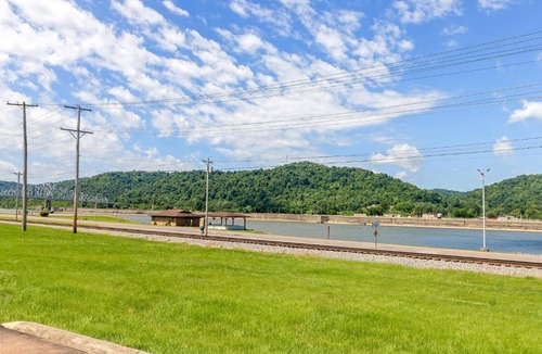 New Martinsville Hotel | Quality Inn