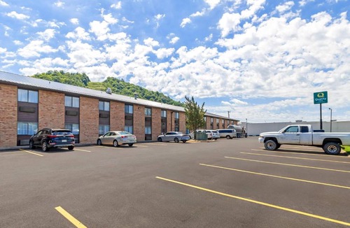 New Martinsville Hotel | Quality Inn