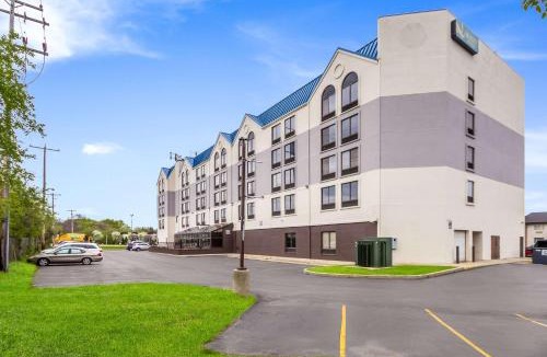 Milwaukee Hotel | Quality Suites Milwaukee Airport