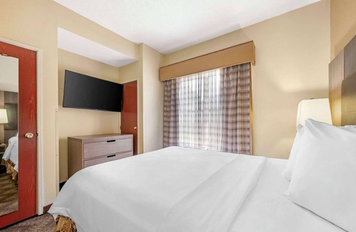 Wayne Hotel | Quality Suites