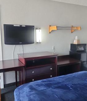 Amarillo Apartment | Queen Bed Hotel Room 218