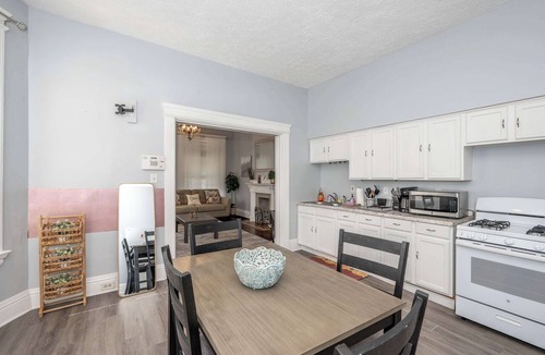 Mount Auburn Apartment | Queen City Suites 1 - For 3