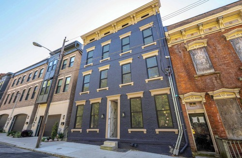Mount Auburn Apartment | Queen City Views 3 – Chic 2 BDR!