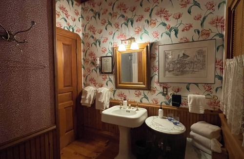 Bayfield Bed & Breakfast | Queen's View Bayfield