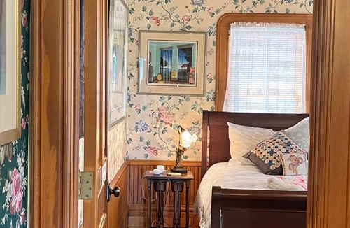 Bayfield Bed & Breakfast | Queen's View Bayfield