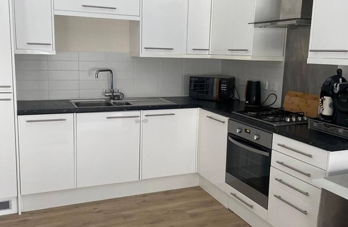 Newcastle-upon-Tyne Apartment | Queen Street Quayside Apartment: NE1 Grade 2 Listed