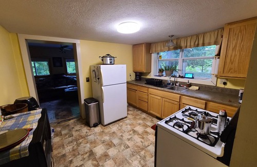 Frederic Cabin | Quiet 2 bedroom cabin in the woods