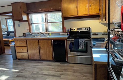 Lamoine House | Quiet charming rural Acadia house 15 min to Ellsworth, 30 min to Bar Harbor MDI