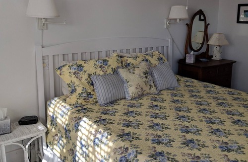 Southwest Harbor Apartment | Quiet cottage in the garden