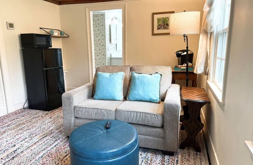 North Berwick Hotel | Quiet Farm Stay Suite- short drive to Coast & Southern Maine Attractions