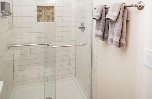 North Upper Street Apartment | Quiet, gated oasis near downtown Lexington