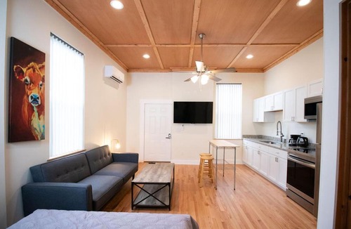 North Upper Street Apartment | Quiet, gated oasis near downtown Lexington