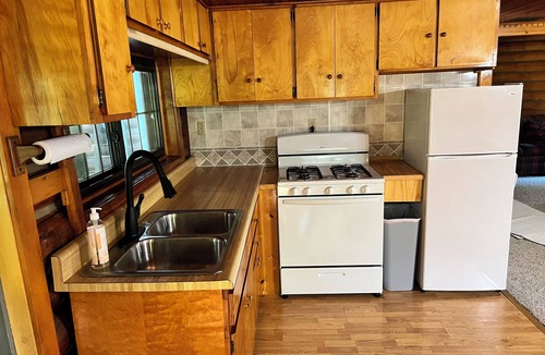 Lake City Cabin | Quiet Log Cabin in Beautiful Northern Michigan