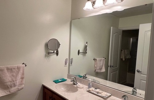 Oakdale Condo | Quiet Luxury 3BR 2.5 Bath Fully Furnished home - Minimum 4 weeks or more