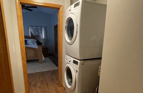 West Gardiner House | Quiet, meticulously clean house close to beaches, and shopping.