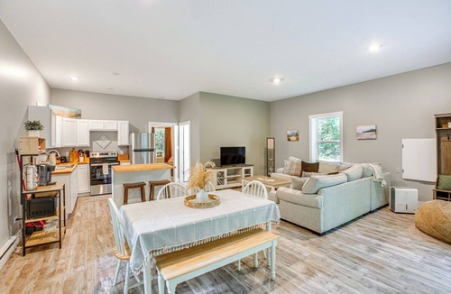 Lake Ann House | Quiet Pet Friendly Cabin w/Fire Pit near Lake Ann