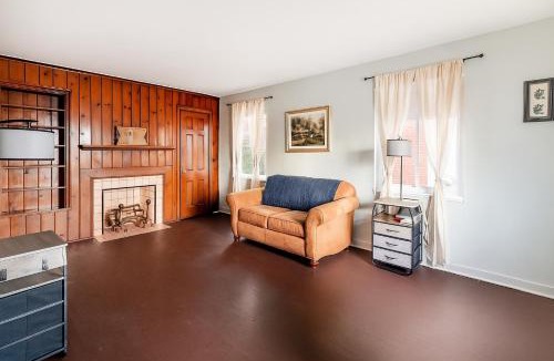 Forest Hills House | Quiet Pittsburgh 3BR | Parking, AC + Pets