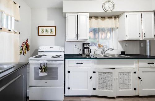 Forest Hills House | Quiet Pittsburgh 3BR | Parking, AC + Pets