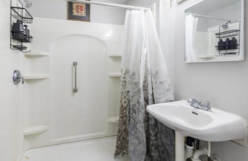 Forest Hills House | Quiet Pittsburgh 3BR | Parking, AC + Pets