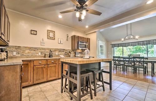 Hallsville Cottage | Quiet Rockbridge Cottage ~ 4 Mi to Hocking Hills!