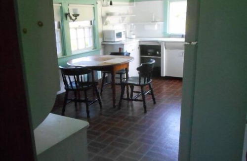 Adamsville Cottage | Quiet Rural setting near Fogland Beach