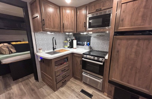 Monticello House | Quiet, spacious, family/Pet friendly covered Campsite. 5 min from Conley Bottom.