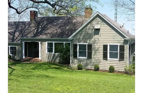 Lexington House | Quiet Two Bedroom House