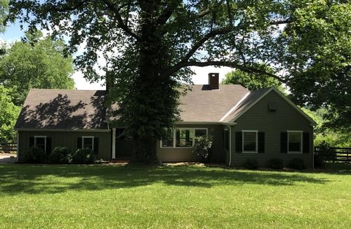 Lexington House | Quiet Two Bedroom House
