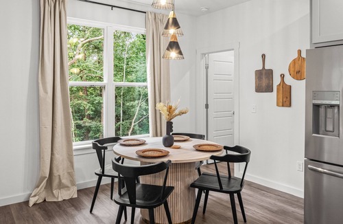 Bella Vista House | Quiet Wooded Retreat | Near Back 40 & OZ Trails Bike Park | Pets OK