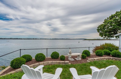 Mid-Coast and Islands Cottage | Quintessential seaside cottage in beautiful Pott's Point