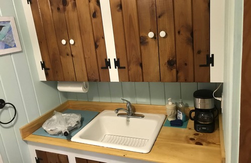 Dennis Port House | Quintessential SEASONAL ONE Bedroom Cape Cod Cottage.
