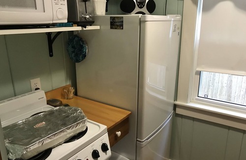 Dennis Port House | Quintessential SEASONAL ONE Bedroom Cape Cod Cottage.