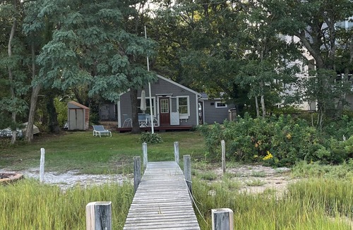 Mashpee Cottage | Quintessential Waterfront Cape Cod Cottage