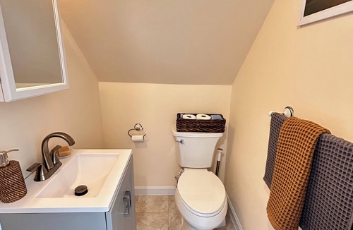 East End House | Quirky home located downtown Portland