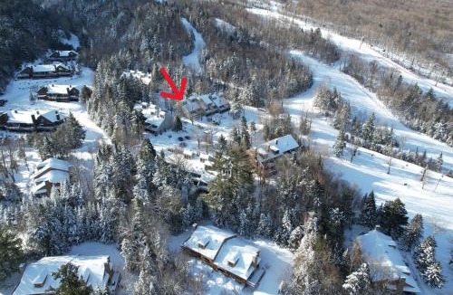 Carroll Villa | R18 Affordable Ski-in Ski-out Bretton Woods Townhome mountain views