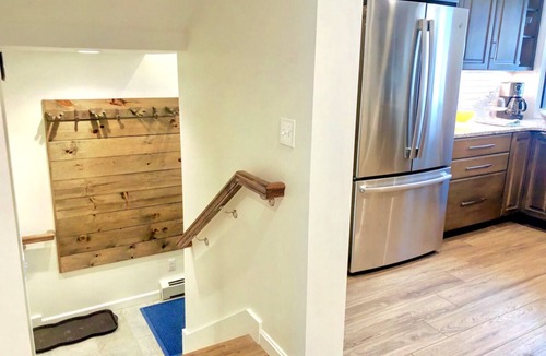 Carroll House | R21 Completely renovated Bretton Woods condo, AC, unbeatable Ski-in Ski-out location! Fast wifi!