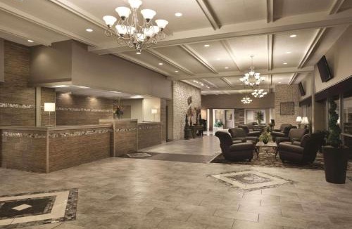 Clarksville Hotel | Radisson Hotel Louisville North