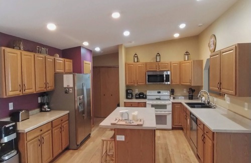 International Falls House | Rainy Dream Vacation - Spacious accomodations, large yard, incredible view!