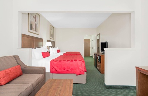 Dupont Hotel | Ramada by Wyndham Denver International Airport