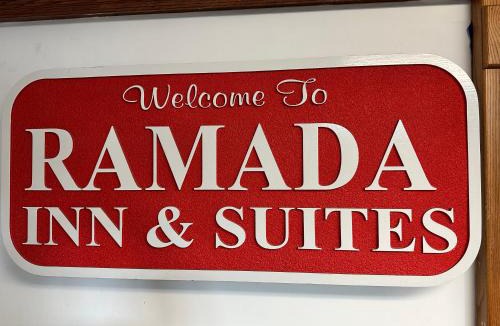 Saginaw Hotel | Ramada by Wyndham Saginaw Hotel & Suites