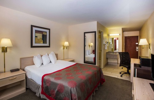 Sioux Falls Hotel | Ramada by Wyndham Sioux Falls