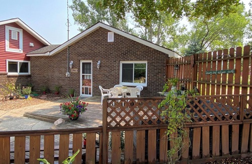 Rapid City House | Rapid River Retreat! Home sleeps 6, garage, fire pit