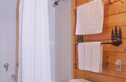 Walker Resort | Rare July Cancellation Family-Friendly Leech Lake Vacation July 18–25 w Pool