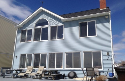 Ogunquit - Wells Condo | Rare Peak Summer Beachfront | Sleeps 8 | Kayaks, Surfboards, SUPs | Dog Friendly