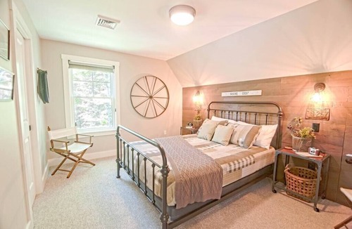 Raymond House | Raymond Retreat - Luxury Lake House
