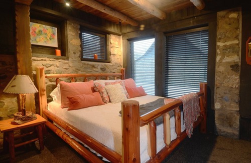 Charlevoix Ski Chalet | Re-imagined Charlevoix Michigan Mushroom House, a thatched romantic getaway!