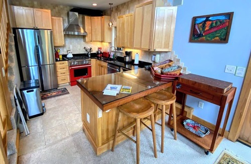 Carroll House | RE53 Beautiful Bretton Woods slopeside home, amazing views! AC, Hot Tub, Pool Table, Dog Friendly!