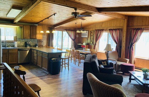 Wisconsin Dells Cabin | READY FOR YOUR VISIT!.Relaxing Getaway with Scenic Beauty and lots of Wildlife